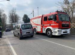 Autoarticolato uscito di strada a Olgiate Olona