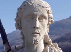 Besano - Riproduzione della statua di San Giovanni