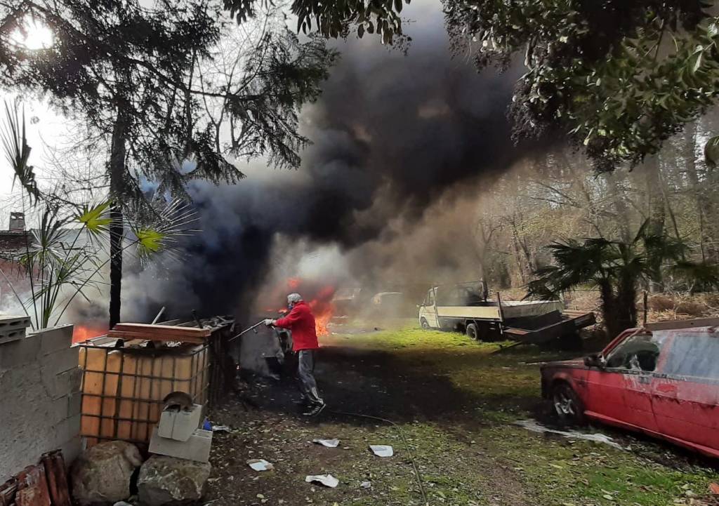 Macchine in fiamme a Brenta