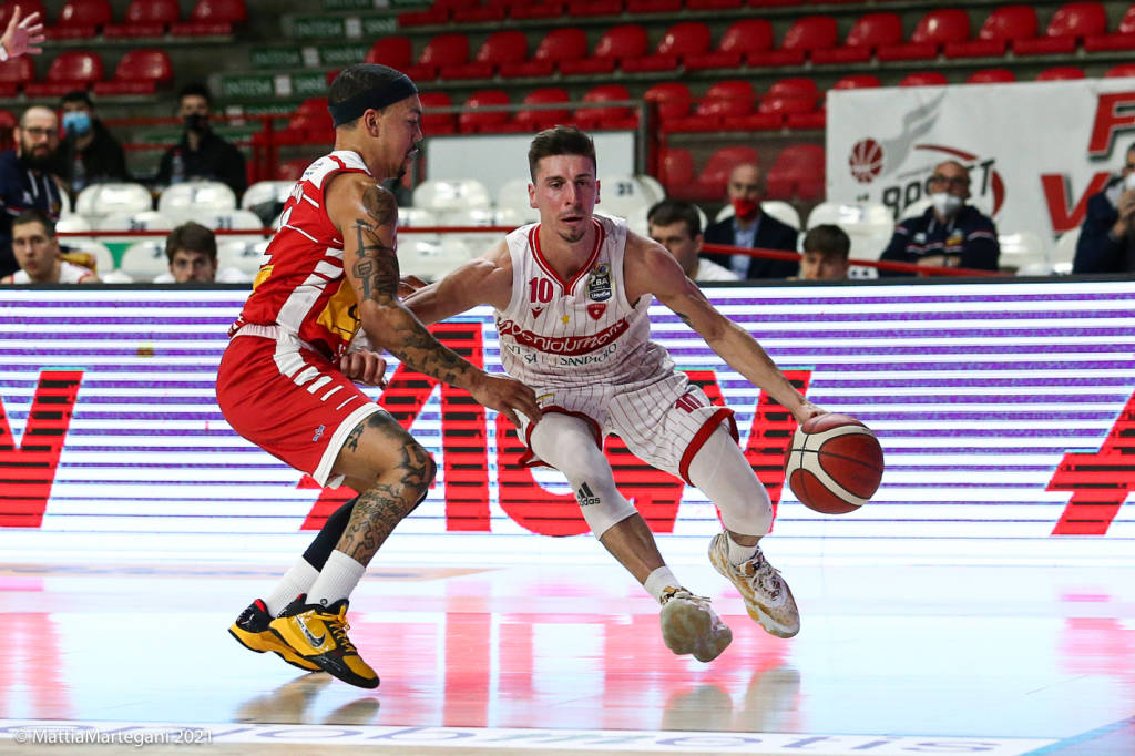 Openjobmetis Varese - Carpegna Prosciutto Pesaro 81-68