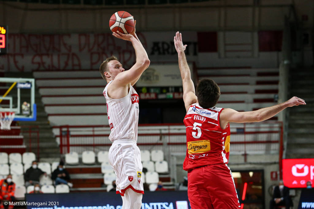 Openjobmetis Varese - Carpegna Prosciutto Pesaro 81-68