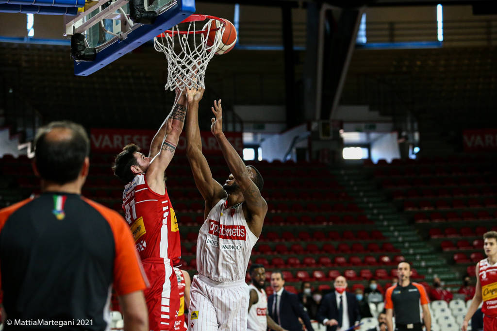 Openjobmetis Varese - Carpegna Prosciutto Pesaro 81-68