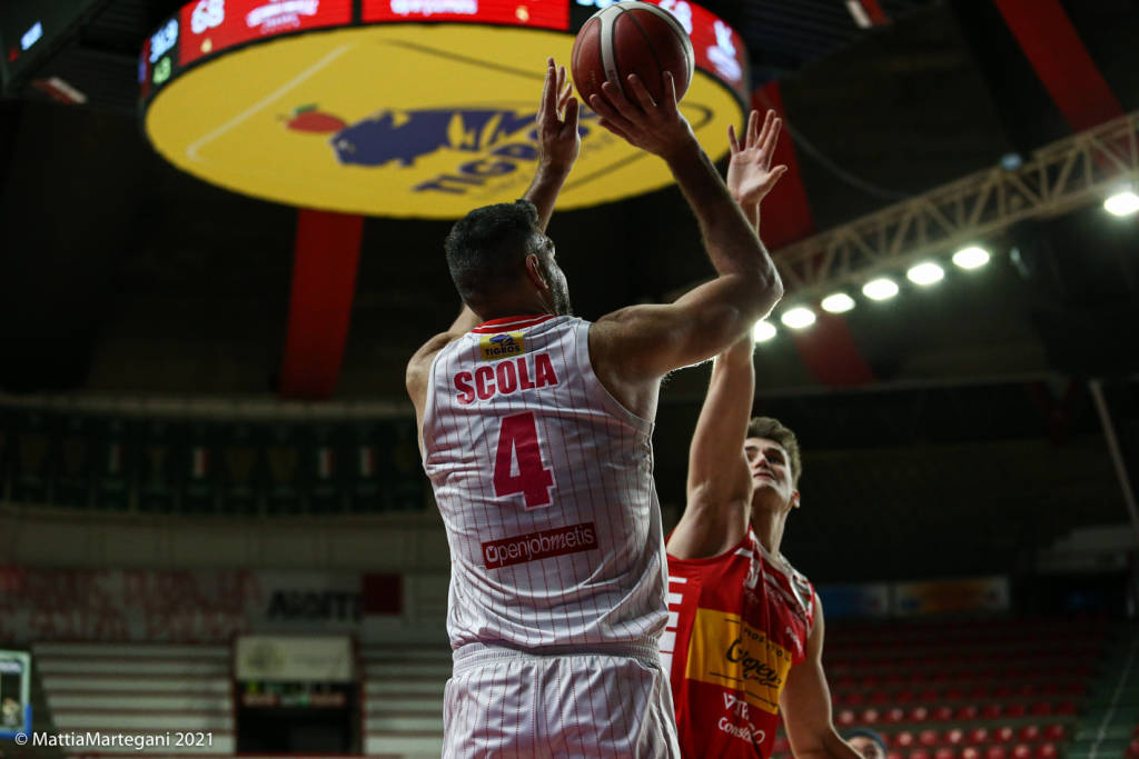 Openjobmetis Varese - Carpegna Prosciutto Pesaro 81-68