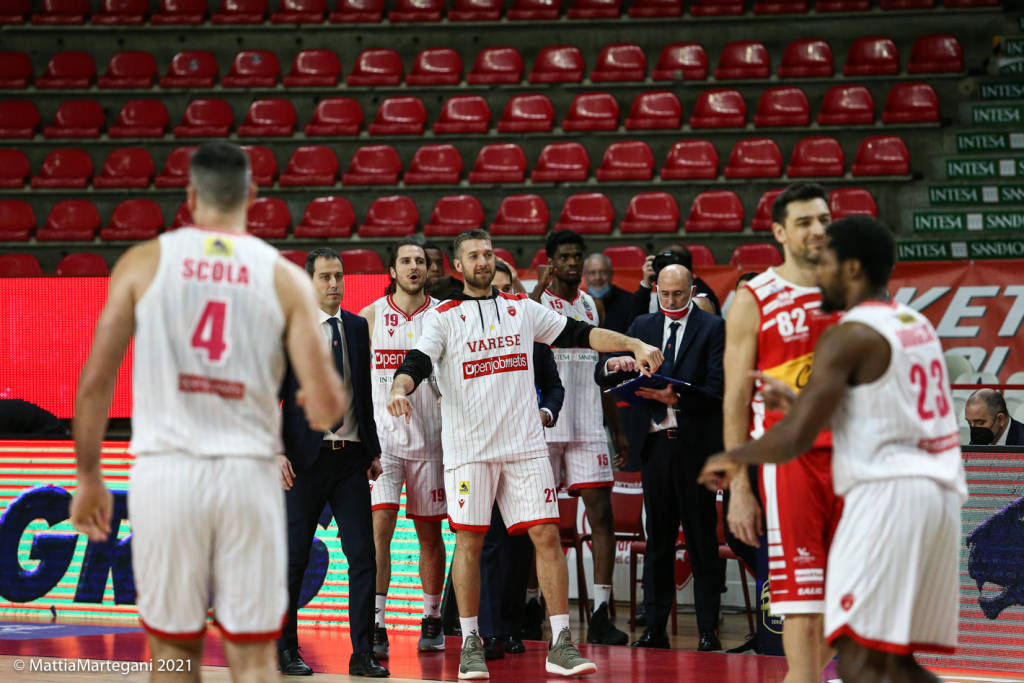 Openjobmetis Varese - Carpegna Prosciutto Pesaro 81-68