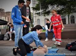 La campagna per i defibrillatori della Croce rossa di Luino