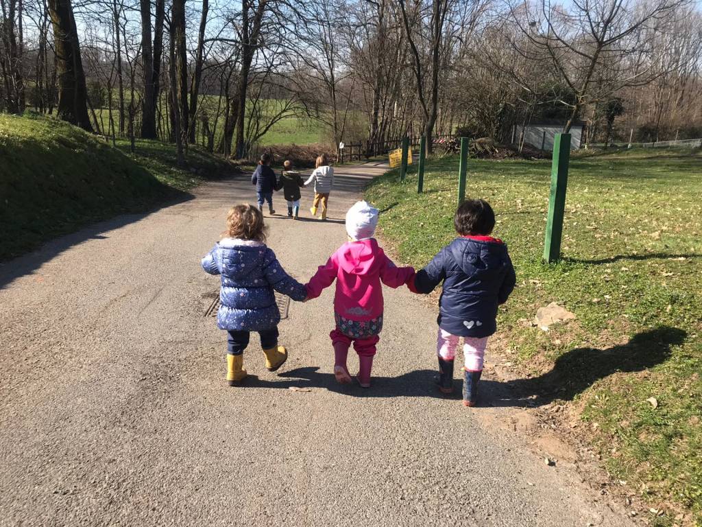Educazione in natura all'asilo Ugo Bassi di Inarzo