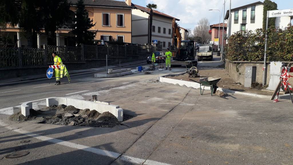 L'isola salva pedoni a Bizzozero