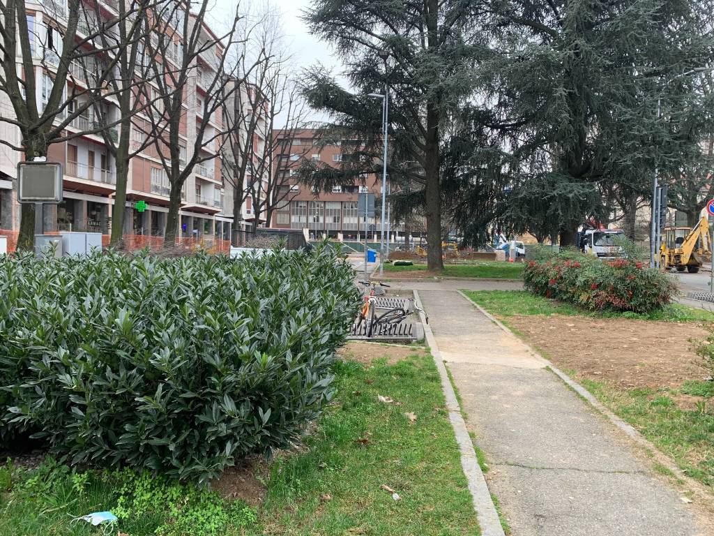 Partono gli abbattimenti in piazza stazione a Gallarate