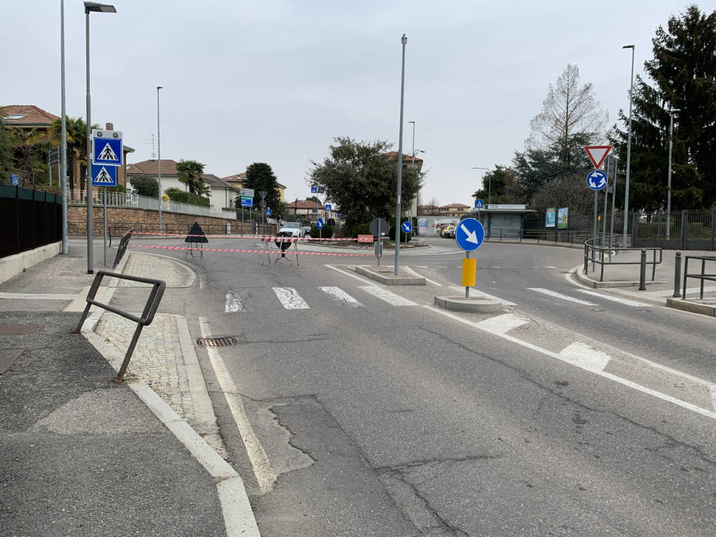 Perdita di idrocarburi in via Carnia. Altro giorno di chiusure e di traffico 