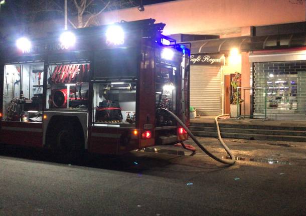 Vigili del Fuoco di Legnano in azione in via Rossini nell’Oltrestazione