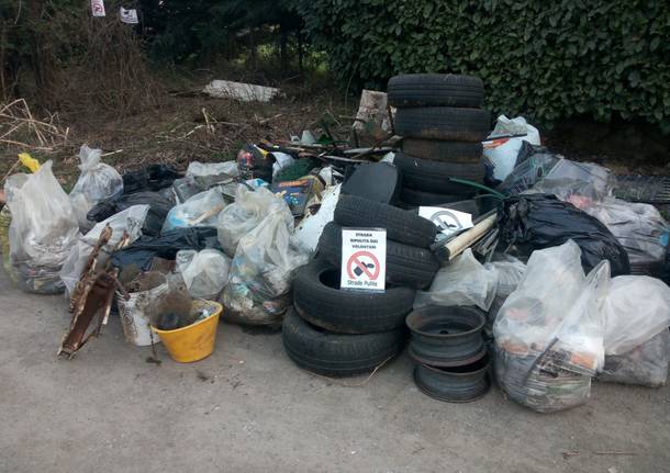 Nel weekend raccolti i rifiuti dispersi in via Novara e via Pace a Legnano