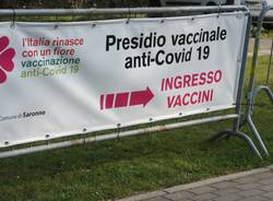 Saronno, hub vaccinale ex scuola Pizzigoni