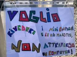 Scuola protesta Crenna Gallarate 