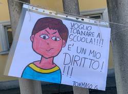 Scuola protesta Crenna Gallarate 