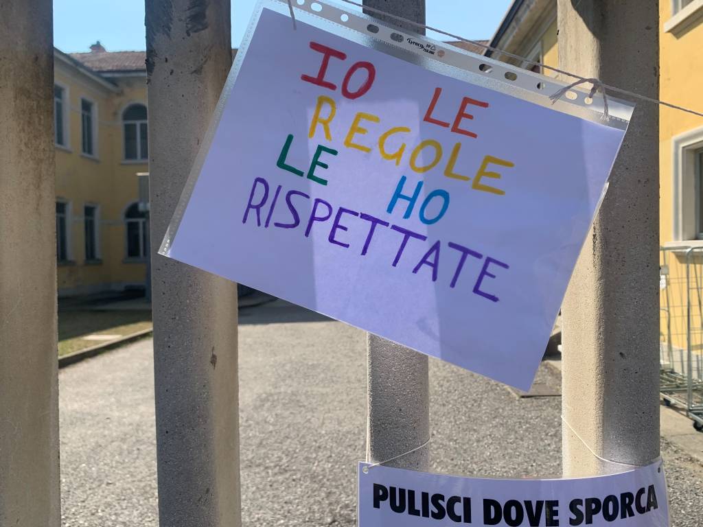 Scuola protesta Crenna Gallarate 