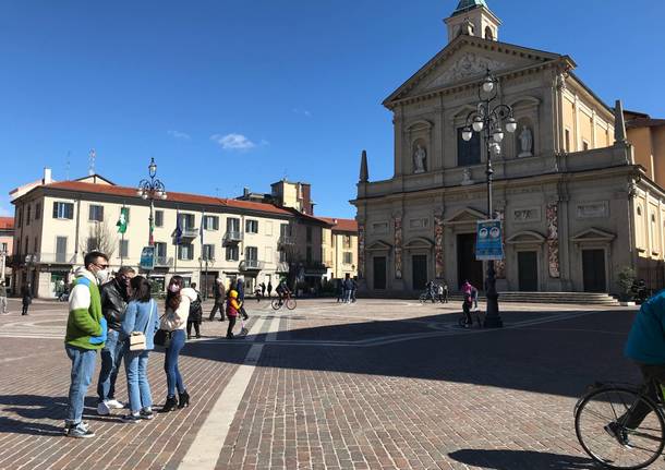 Ultima domenica di zona arancione scuro a Saronno