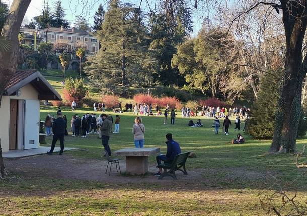 Varese senza folla nell’ultima domenica in “zona arancione”