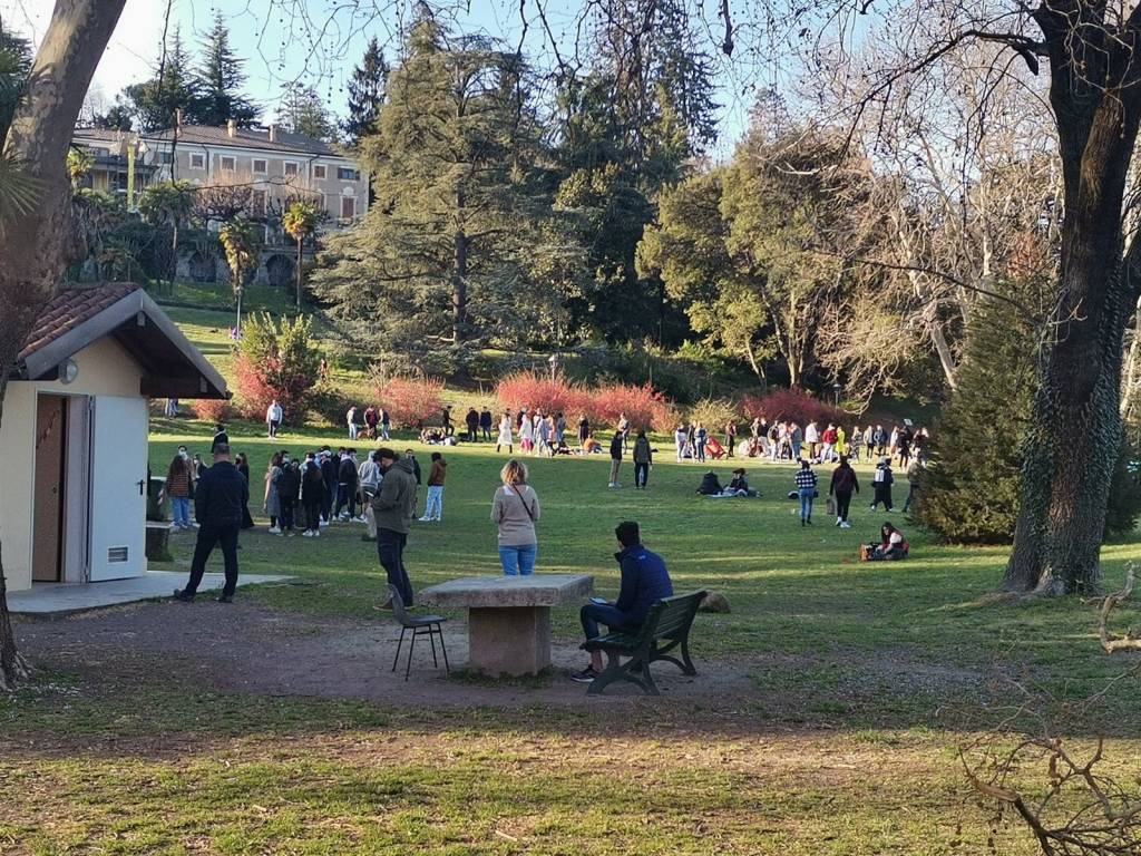 Ultima domenica in "zona arancione" prima del "rosso"