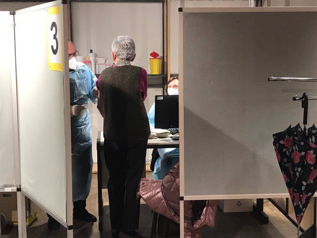 Arcisate - Primo giorno di attività all'hub vaccinale della Valceresio