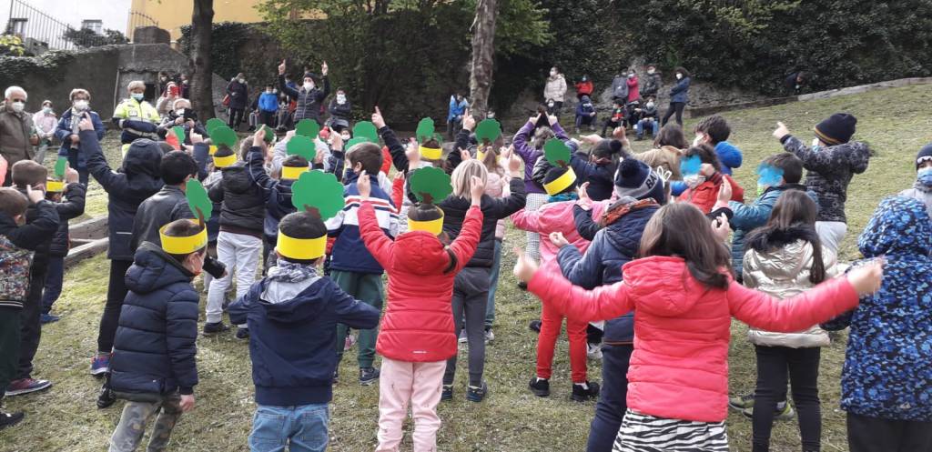 La valle è più verde con gli alberi piantati dai bimbi di Cuvio