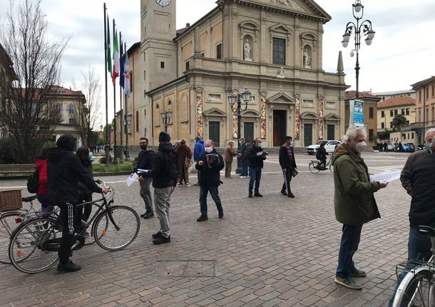 "Chiediamo che la salute non sia una merce". A Saronno la manifestazione de La Società della Cura