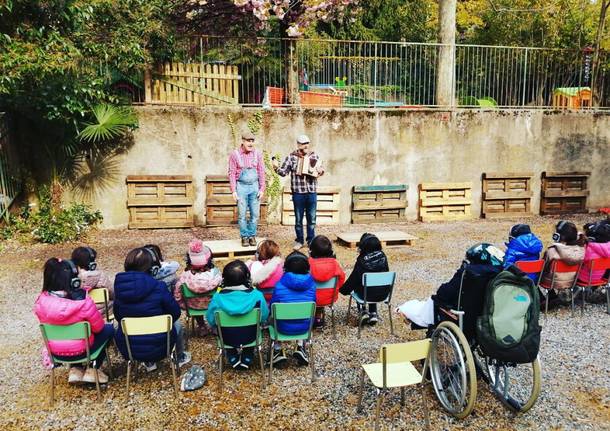 Intrecci Teatrali nel cortile della scuola dell'infanzia Malnati