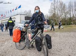 L’avventura di Kirsten Wielaard dall’Olanda a Tokyo in bici passando per Varese