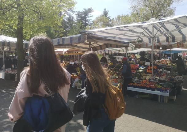 Mercato di Legnano in zona arancione