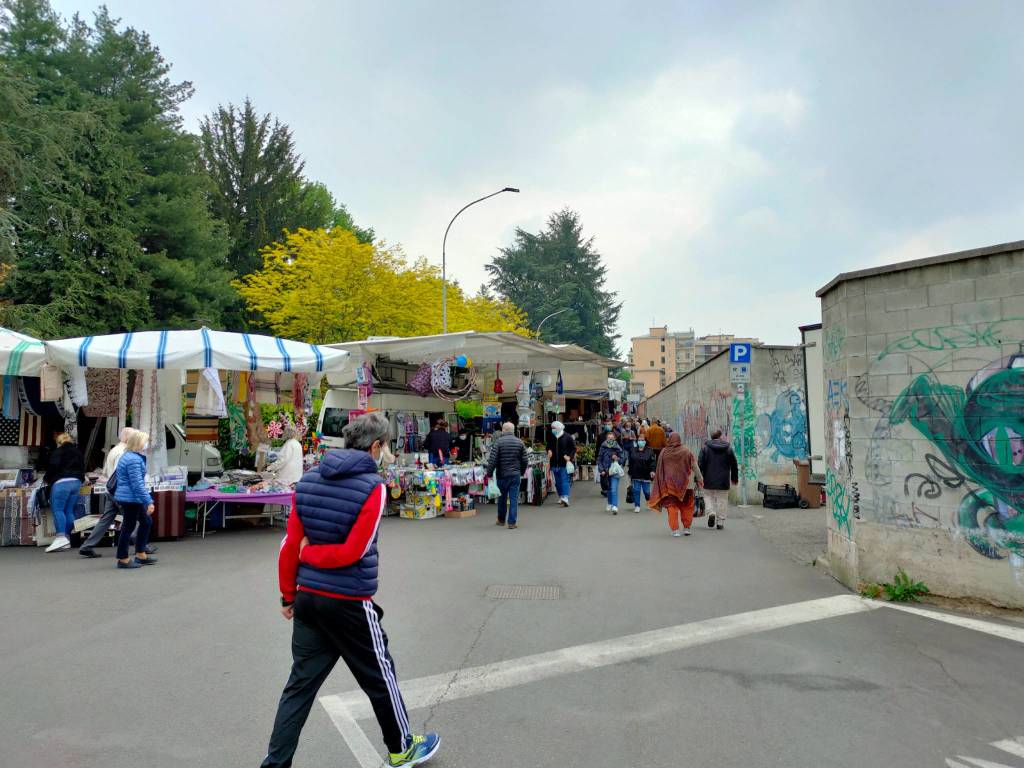 Mercato di Saronno al gran completo 