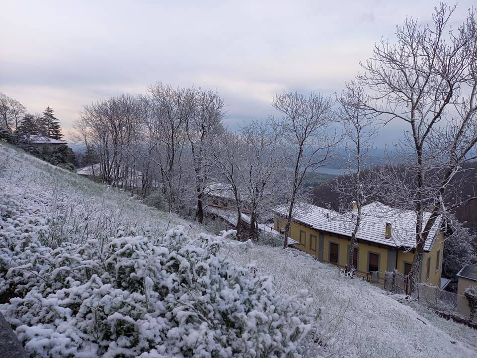 Neve di aprile 2021 (oggi nel Varesotto)