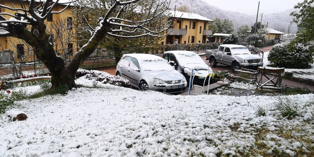 Neve di aprile 2021 (oggi nel Varesotto)