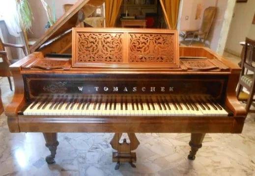 Pianoforte Wenzel Tomaschek, Saronno