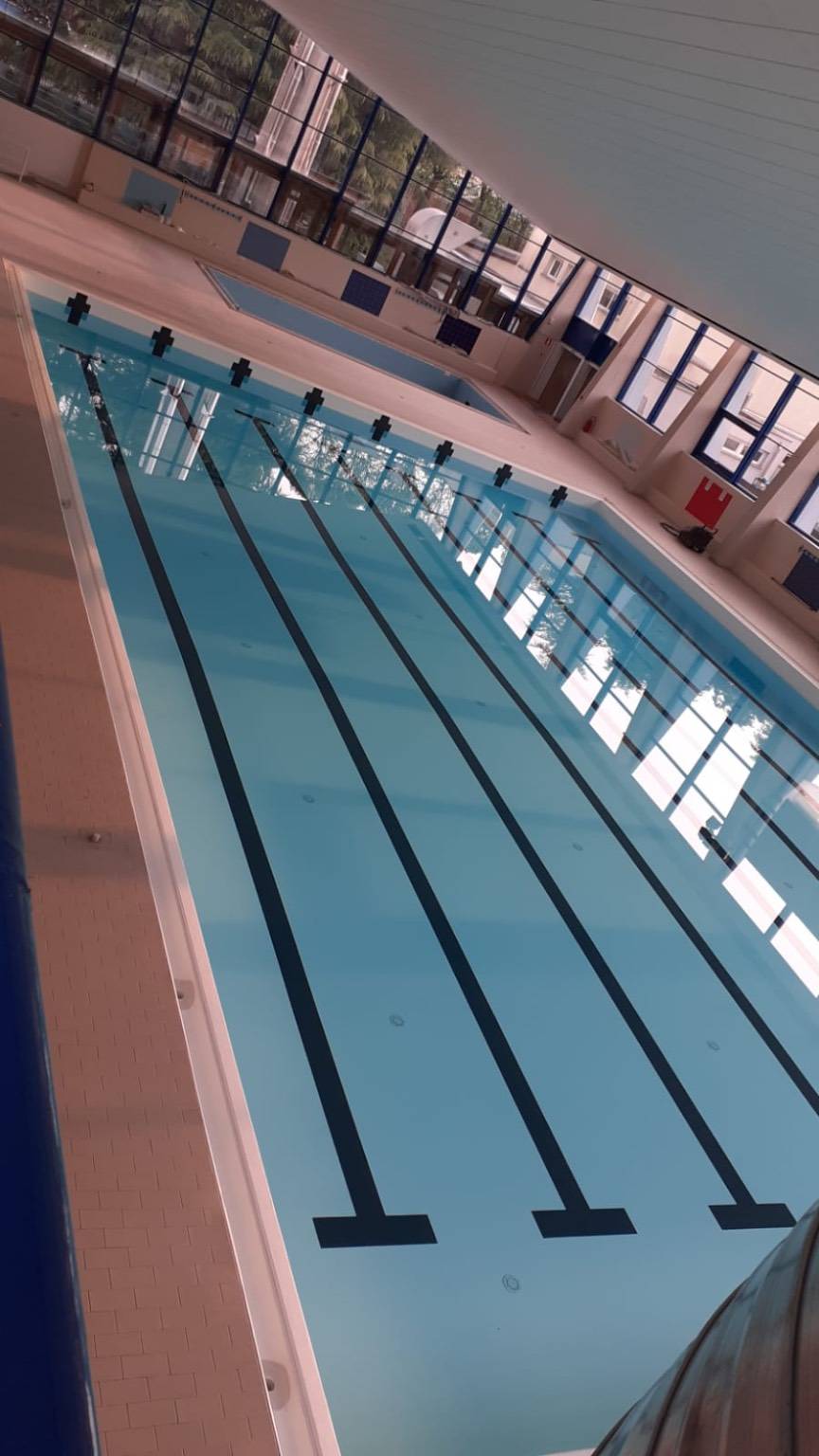 Piscina di via Miola a Saronno, lavori in corso in attesa della ripartenza