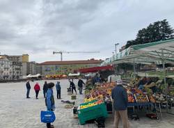 Primo sabato di mercato in piazza Repubblica