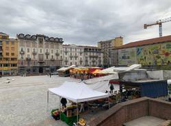 Primo sabato di mercato in piazza Repubblica