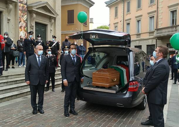 A Saronno l’ultimo commosso addio a Paolo Strano