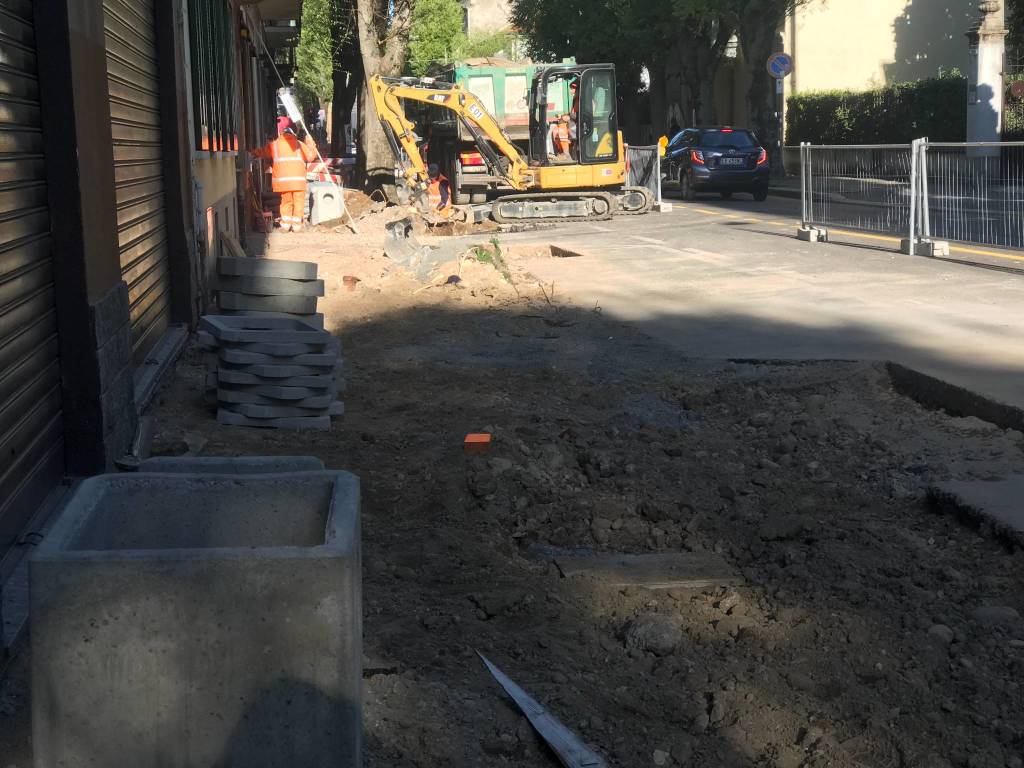 Saronno, proseguono i lavori di riqualificazione di via Roma