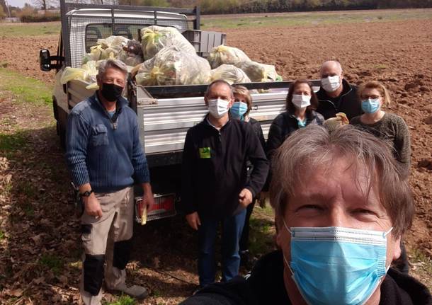 Cittadini in difesa di via Caboto a Fagnano Olona, soli contro gli incivili