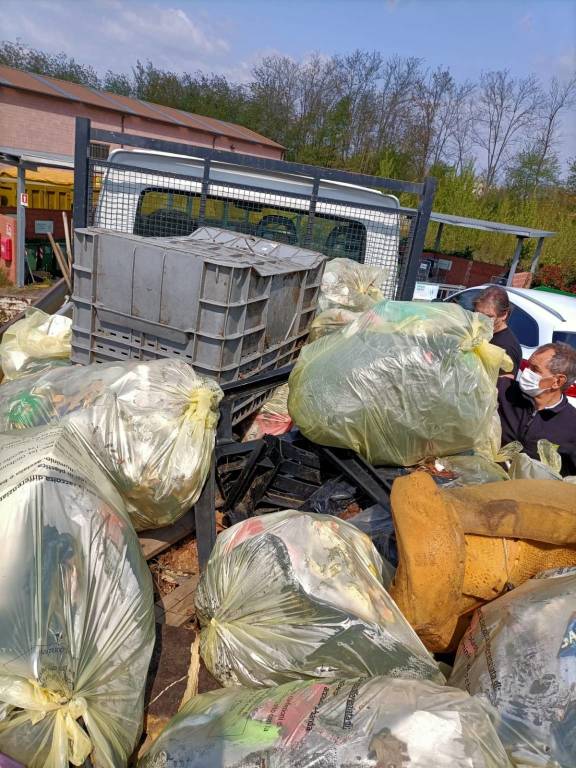 sversamento rifiuti discarica abusiva fagnano olona