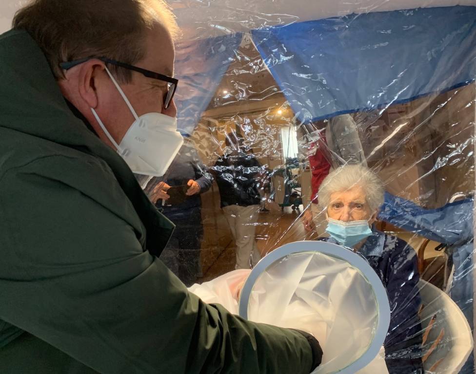 Tradate - La stanza degli abbracci alla Rsa Pineta