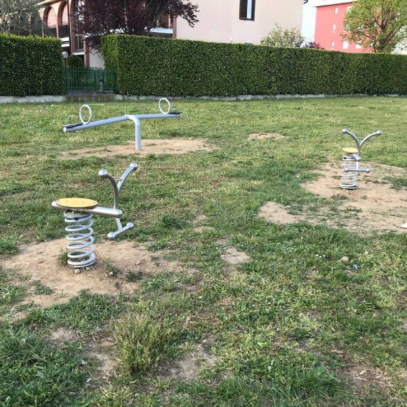 Trenta nuovi giochi per bambini nei parchi di Garbagnate 