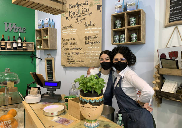 Varese in zona gialla: le riaperture a pranzo