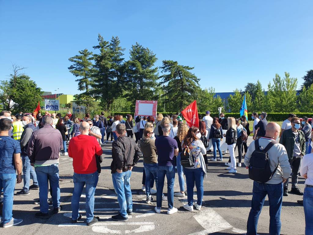 Crisi Teva a Nerviano lavoratori in sciopero