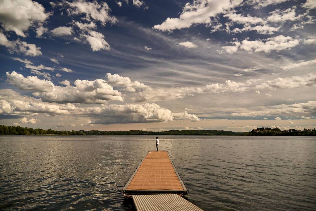 Gavirate, lago e nuvole - foto di Massimo Zanderin