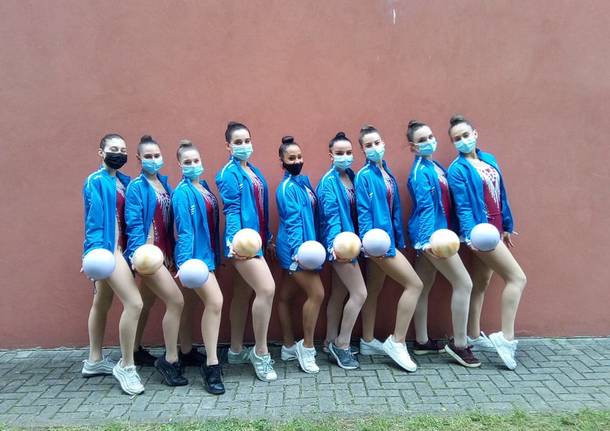 Ginnastica Skill tre volte d’argento