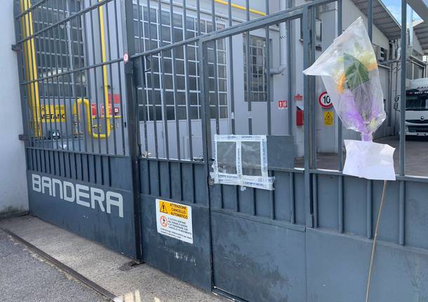 Il giorno dopo l'incidente mortale nell'azienda di Busto Arsizio