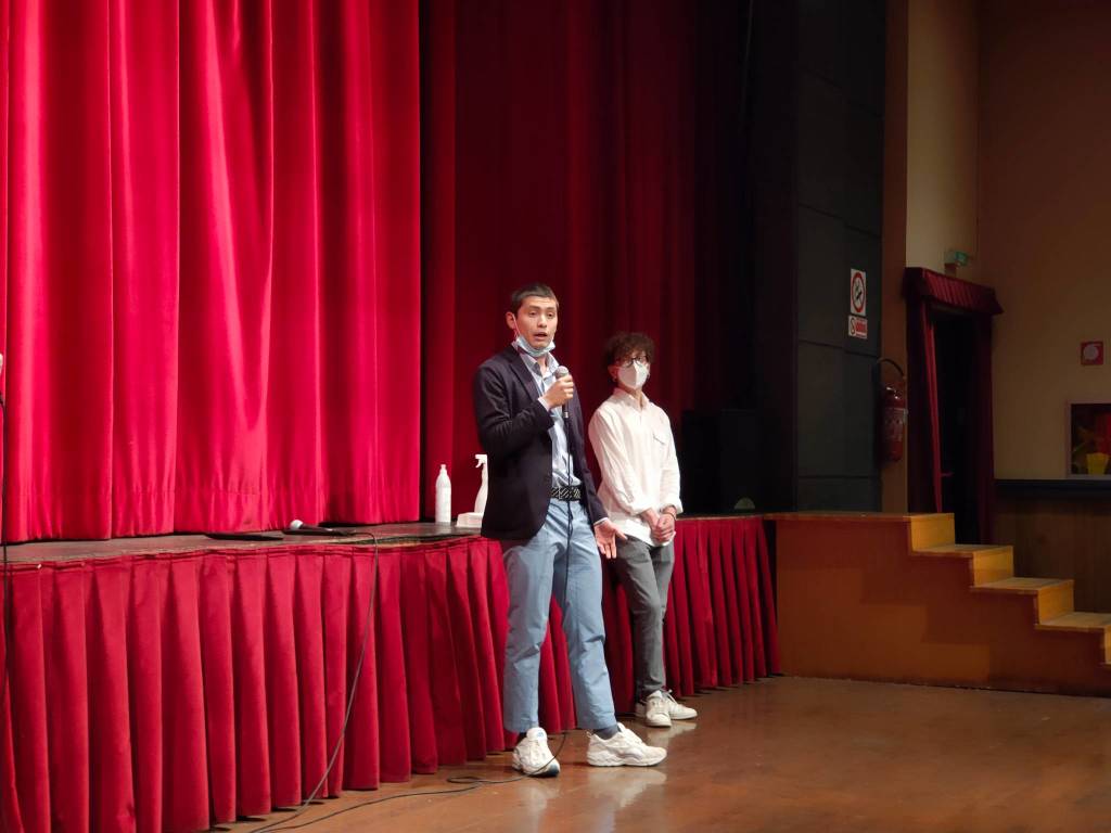 Il Giuditta Pasta riapre le porte per la presentazione del concorso "Fotografa un Saronnese"