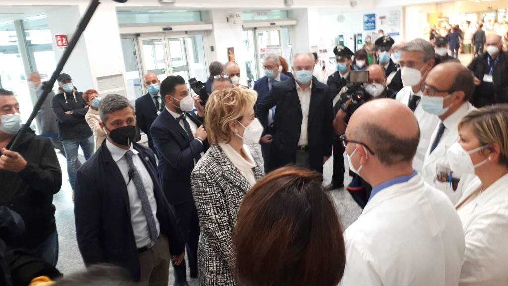 Il vice presidente della Regione Lombardia in visita all'Ospedale di Garbagnate