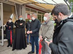 Inaugurazione stanza degli abbracci alla Monsignor Comi di Luino