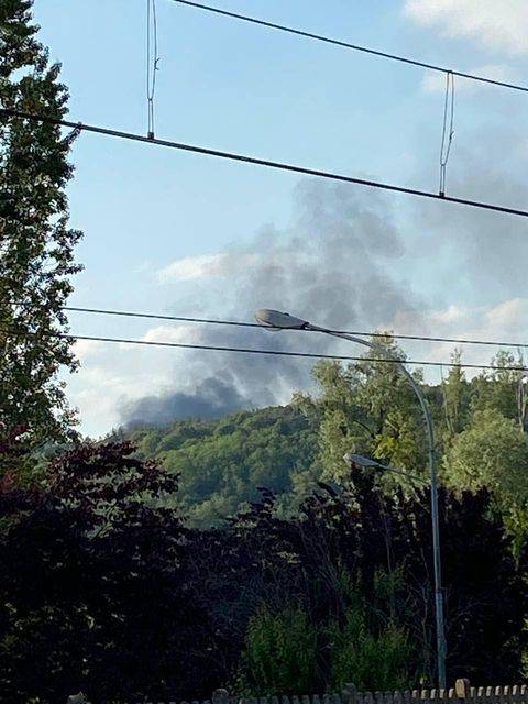 Incendio in un deposito a Sesto Calende 